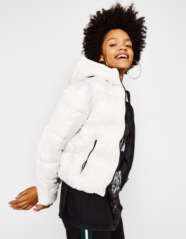 Puffer jacket with hood