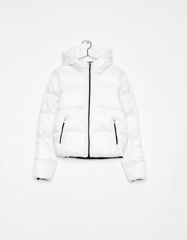 Puffer jacket with hood